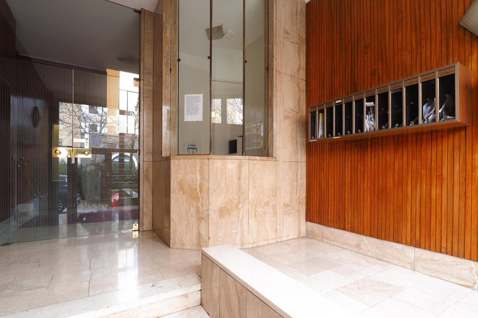 Mila Apartments Fiera Милан Экстерьер фото